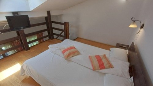Camera 3 – Cameră Duplex Junior — upstairs bedroom