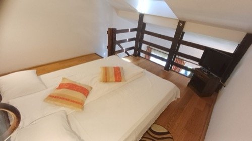Camera 4 – Cameră Duplex Junior — upstairs loft view