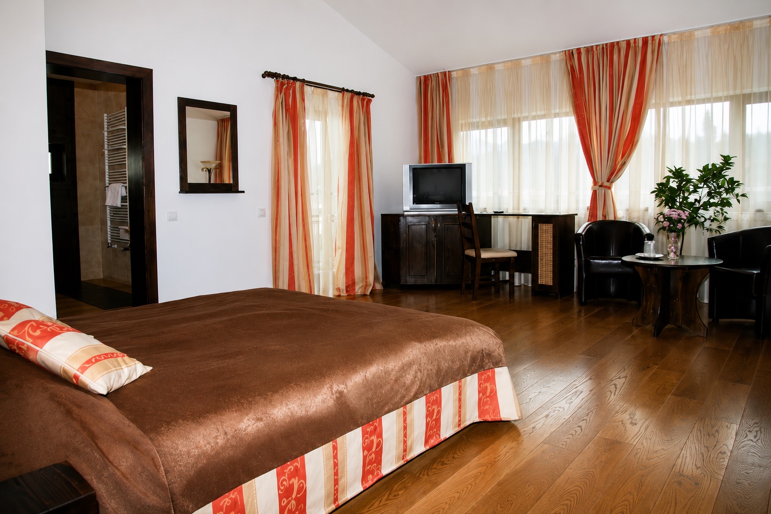 Room 6 — cosy double at Timiș Valley