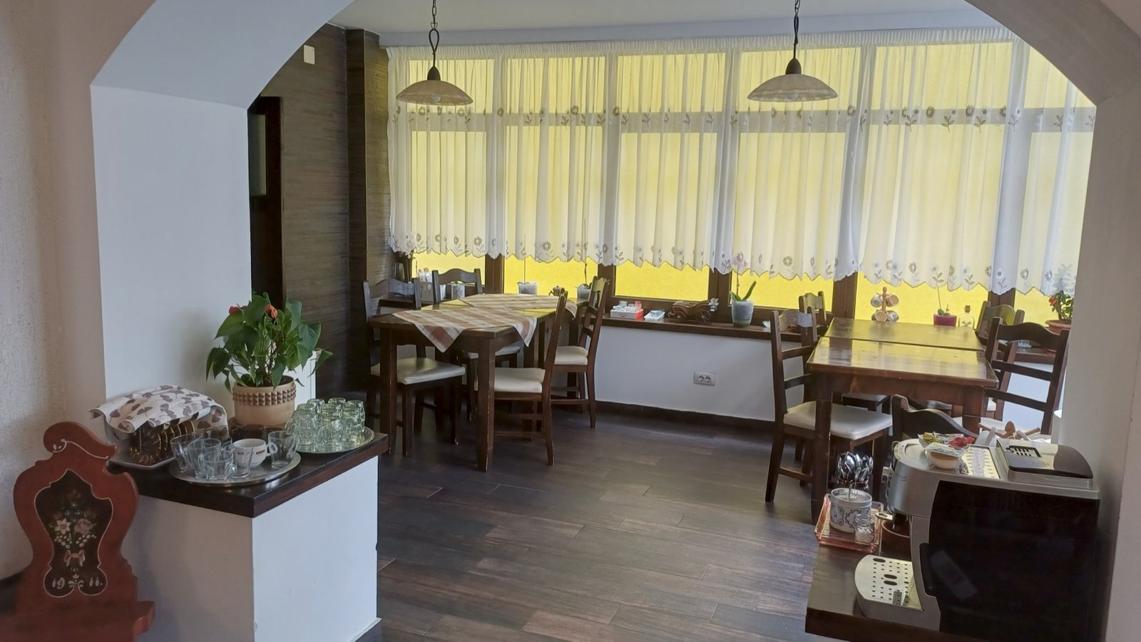 Villa — dining room with breakfast tables