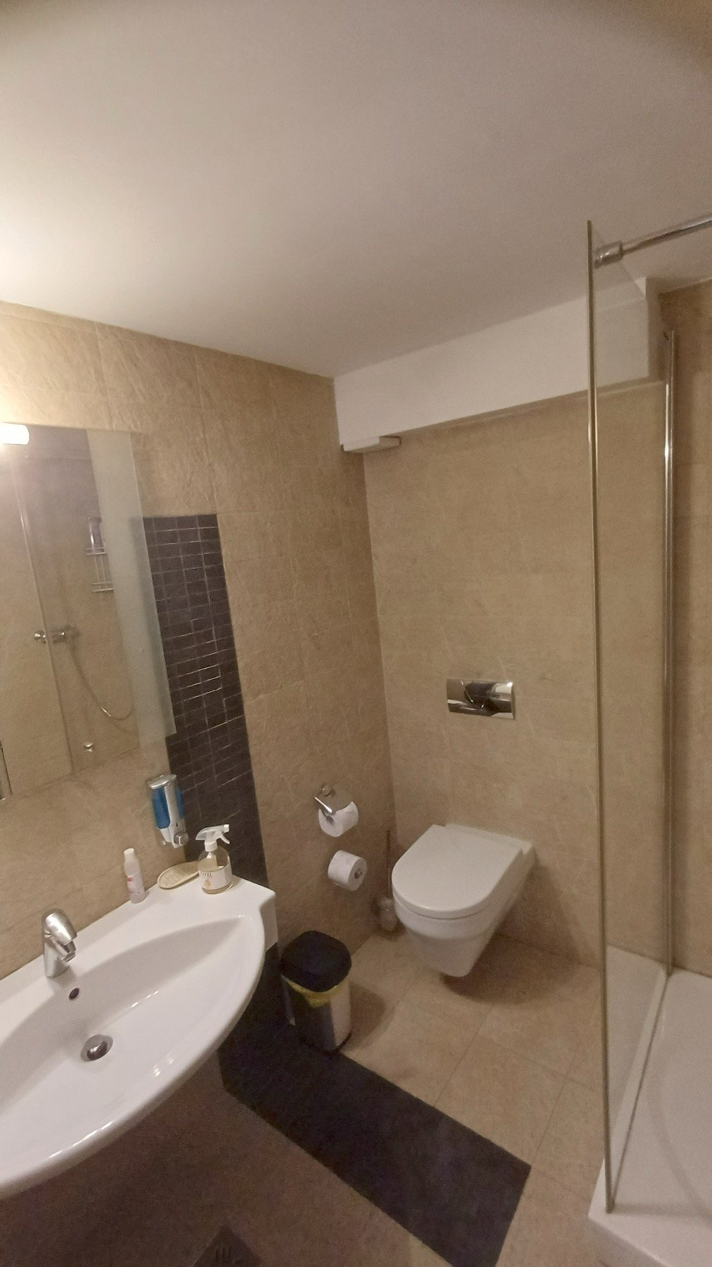 Rooms 3 & 4 — shared bathroom, walk-in shower